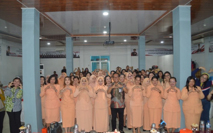 Ketua Dharma Wanita Persatuan Lapas Medan Poto Bersama Usai Gelar Pertemuan Rutin.