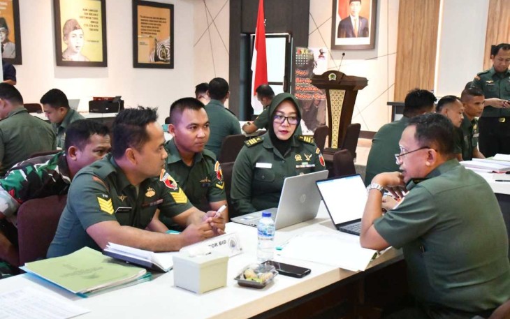 Pengawasan audit kinerja dari Itjenad di Korem 081/DSJ, Senin (14/10)