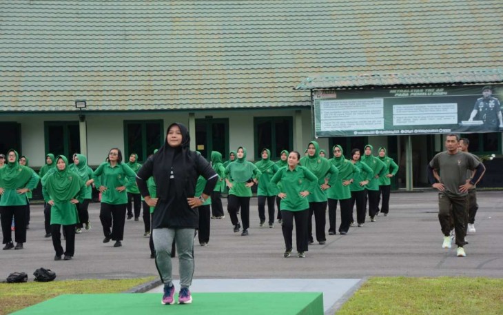 Senam bersama Korem 023/KS