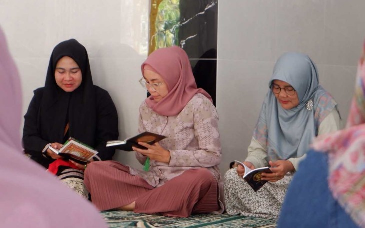 Rutinitas yasinan Persit Cab XV Kodim 0801/Pacitan 
