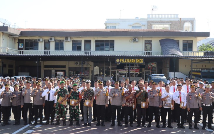 Kapolrestabes Medan Berikan Penghargaan