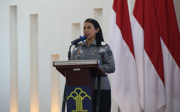Plt Kepala Bidang Pelayananan Hukum  Flora Nainggolan Saat acara Workshop
