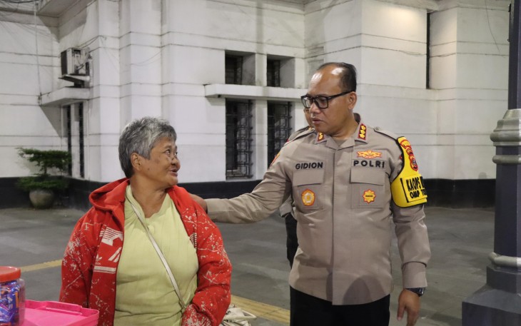 Kapolrestabes Medan Menyapa Masyarakat Usai Apel dan Patroli Skala Besar