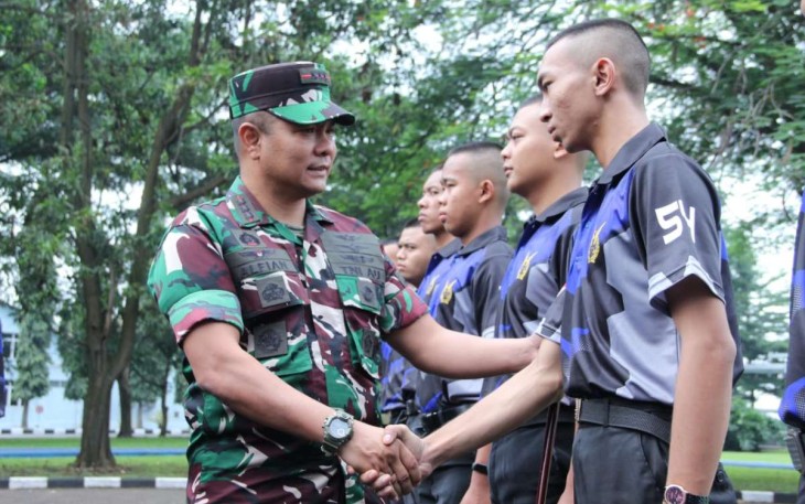 Danlanud Husein Sastranegara Kolonel Pnb Alfian saat melepas casis Bintara PK TNI AU 