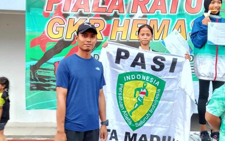 Koptu Fayus Afandi bersama putrinya juara di GKR Hemas 2024
