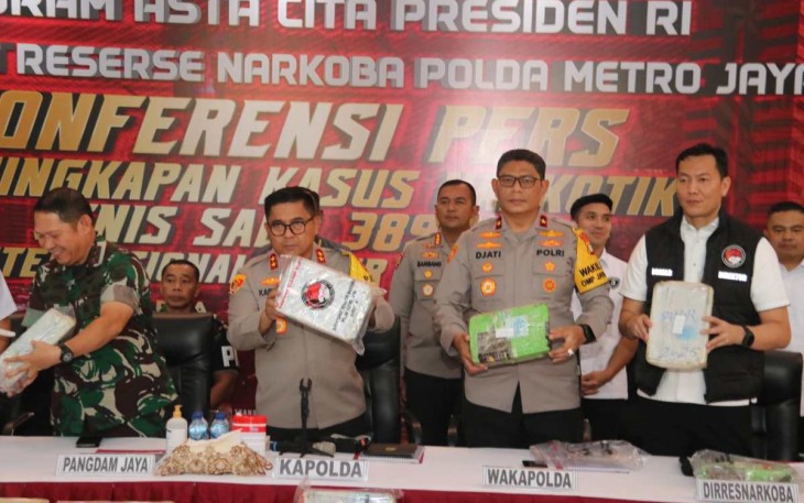 Polda Metro Jaya gelar konferensi pers ungkap sabu jaringan Afganistan, Rabu (20/11)