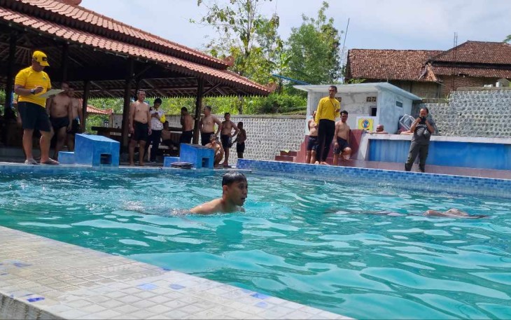 Uji kemampuan fisik prajurit Kodim 0801/Pacitan