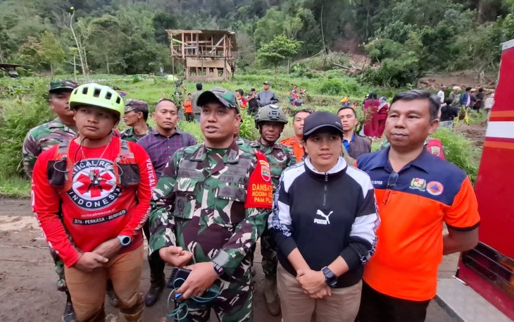 Kodam I/BB Menurunkan Tim PRCPB Cari Korban Hilang Bencana Tanah Karo.