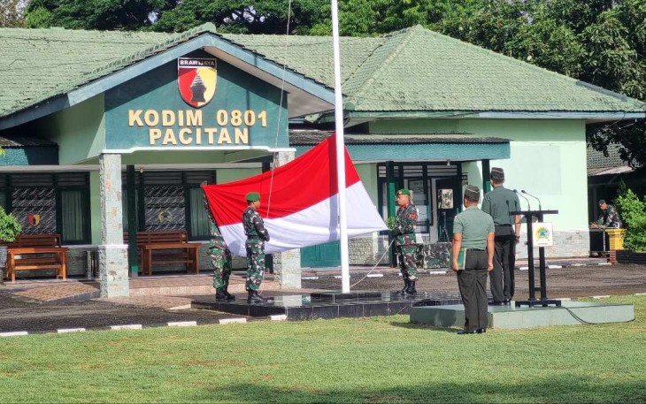 Upacara bendera prajurit Kodim 0801/Pacitan 