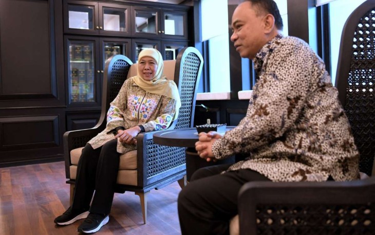 Menkop Budi Arie Setiadi bersama Ketua PP Muslimat NU Khofifah Indar Parawansa di Jakarta 