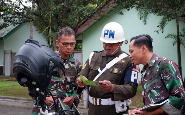 Pengecekan kelengkapan kendaraan prajurit Kodim 0801/Pacitan 