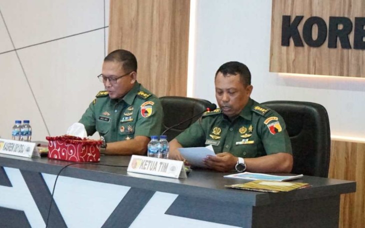 Ketua Tim Dalproggar Kodam V Brawijaya Kolonel Arh Budiono saat memberikan pemaparan di Korem 081/DSJ Madiun, Selasa (10/12)