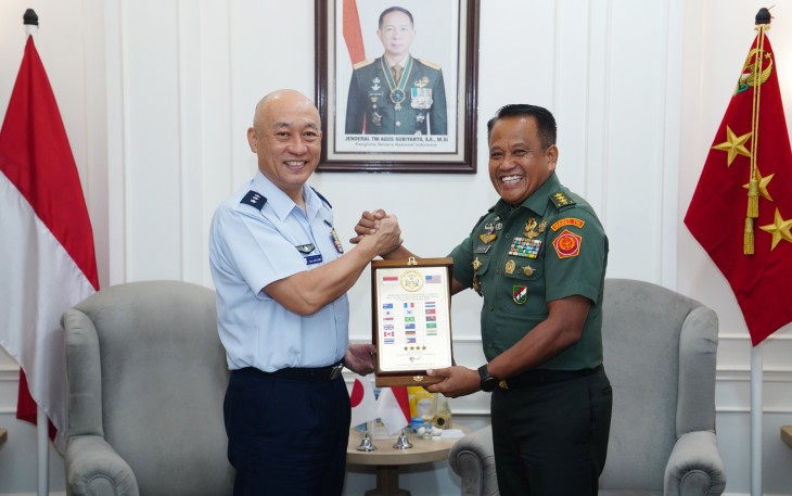 Penyerahan cindera mata