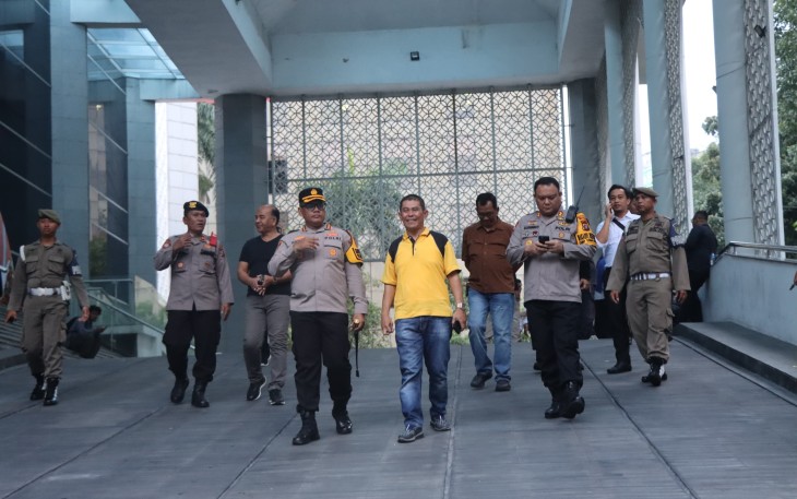 Kapolrestabes Medan Pantau Langsung Demo di Depan Gedung DPRD Sumut.