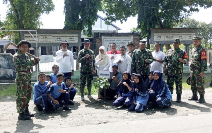 Program Penghijauan Koramil 01 Jombang 