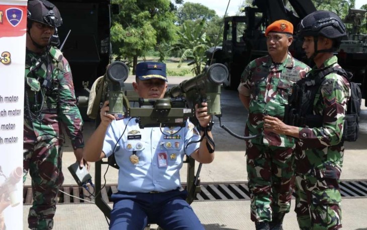 Dankosek IKN Marsma TNI Abdul Haris saat mencoba alutsista Detasemen 471 Wing I Kopasgat, Rabu (24/1)