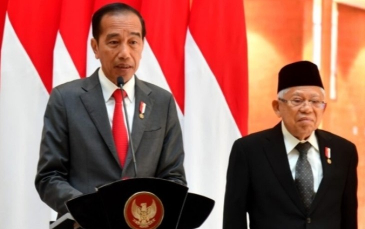 Presiden Joko Widodo saat memberikan keterangan pers di lanud Halim Perdanakusuma Jakarta, Senin (4/3)