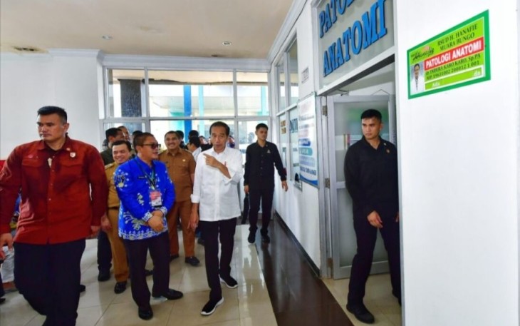 Presiden Joko Widodo melakukan kunjungan ke Rumah Sakit Umum Daerah (RSUD) H. Hanafie Muara Bungo, Kabupaten Bungo, Provinsi Jambi, pada Kamis, 4 April 2024