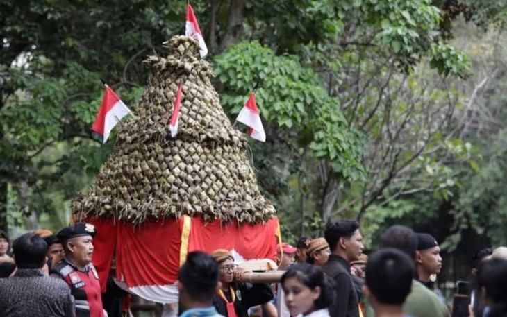 Bakda Kupat Tradisi Syawalan Karaton Surakarta Hadiningrat, Minggu (14/4)