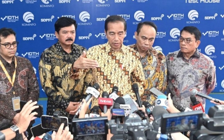 Presiden Joko Widodo saat memberikan keterangan pers