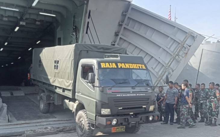 Debarkasi satgas pamtas Yonif 614/VI/MLY di dermaga Kolinlamil Jakarta 