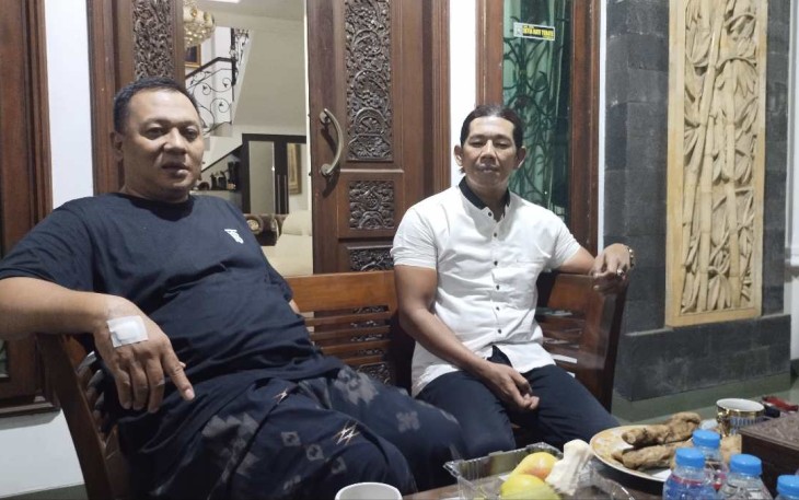 Pradi Supriyatna saat menerima kunjungan Ketua DPC FORKABI Pancoran Mas Edi Dadang Chandra di Kukusan, Depok, Rabu (5/6)