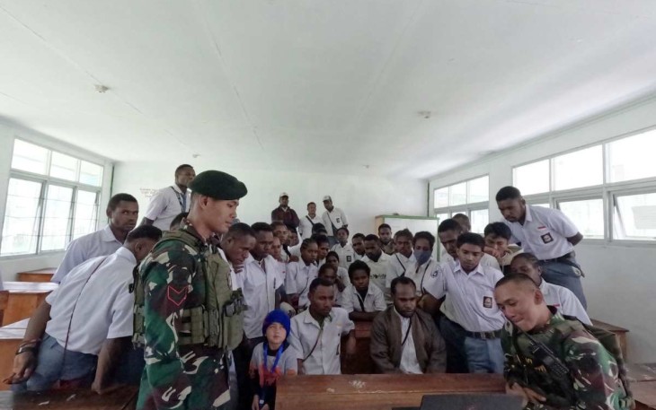 Berikan materi wasbang siswa melalui audio visual 