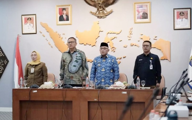 Komisi II Dewan Perwakilan Rakyat Republik Indonesia (DPR RI), melakukan kunjungan kerja ke Pemerintah Kota (Pemkot) Depok yang diterima langsung oleh Wali Kota Depok, Mohammad Idris di Ruang Edelweis Gedung Balai Kota Depok, Selasa (17/09/24).