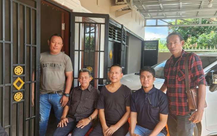 Jumat Barokah Ketua Pewarta Berikan Bantuan Sembako kepada Pengurus dan Anggota.