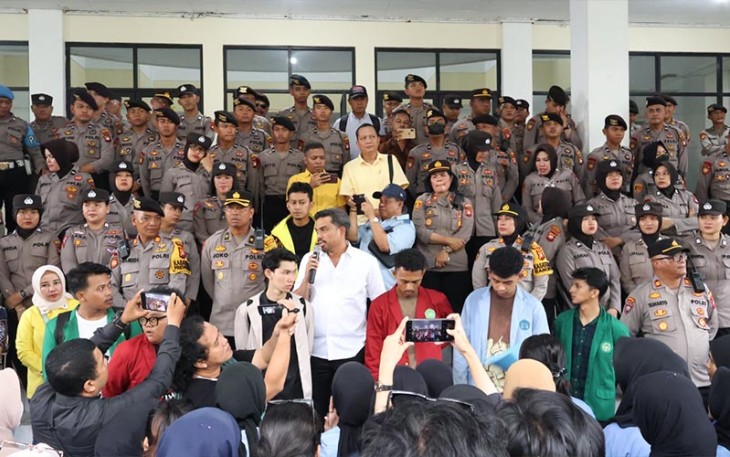 Aksi Damai Aliansi Mahasiswa Sekalbar