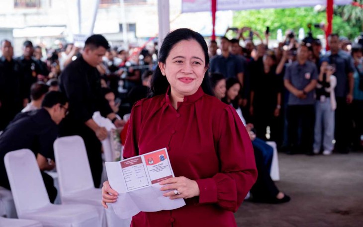 Puan Maharani Ketua DPR RI saat nyoblos Pilgub DKI Jakarta 2024 di TPS 024 Kebagusan, Jakarta Selatan, Rabu (27/11)