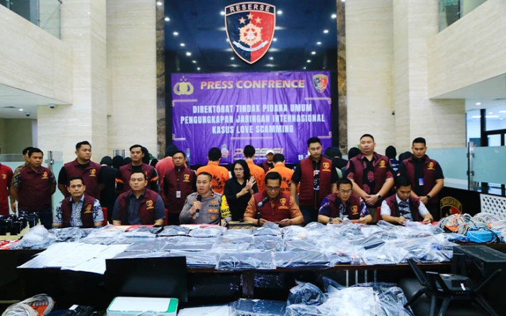 Direktur Reserse Kriminal Umum Bareskrim Polri Brigjen. Pol. Djuhandani Rahardjo Puro saat press confrence di Gedung Bareskrim Polri, Jakarta Selatan, Jumat (19/1/24).