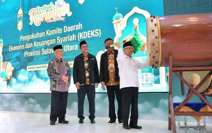 Wapres RI KH Ma'ruf Amin saat membuka KDEKS di ballroom Four Points Sheraton Manado, Kamis (4/4)