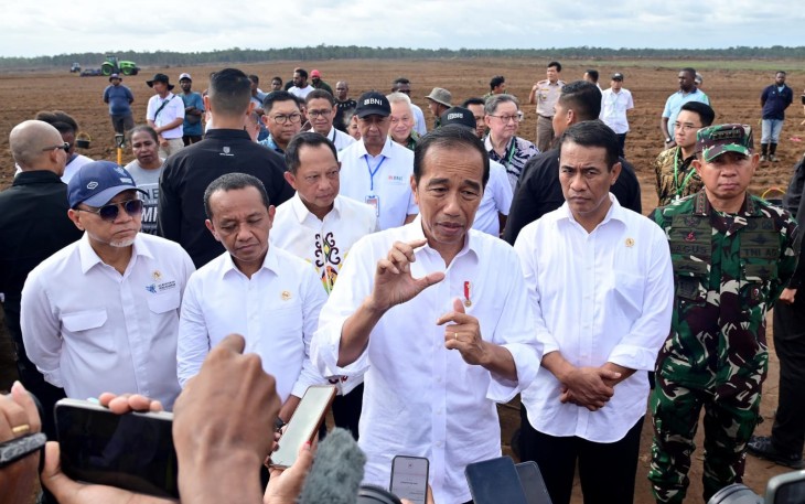 Panglima TNI saat Dampingi Presiden RI Tinjau Hanpangan Nasional di Merauke, Papua Selatan