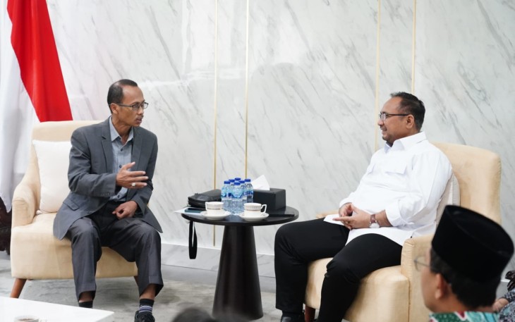 Menag Yaqut Cholil Qoumas saat menerima audiensi Direktur CEDeS Indonesia Zaenul Ula di Jakarta 