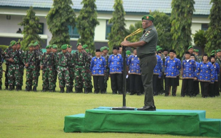 Kasdam XVIII/Kasuari, Brigjen TNI Yusuf Ragainaga, pada Upacara Bendera di Lapangan Upacara Makodam, Trikora, Arfai 1, Manokwari, Papua Barat, pada Rabu (17/1/2024).