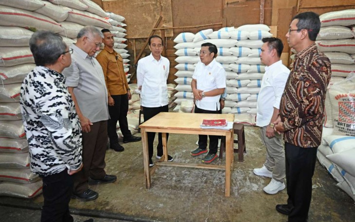 Kepala Bapanas Arief Prasetyo Adi saat memberikan pemaparan ke presiden Jokowi Widodo di PIBC Jakarta, Kamis (15/2)
