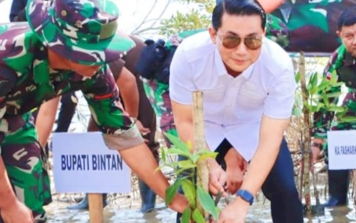 Wabup Bintan Bersama Dandim 0315/TPI dan FKPD Tanam 2.000 Bibit Mangrove
