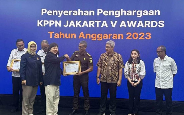 Piagam penghargaan ini diberikan dalam rangka mewujudkan belanja pemerintah yang lebih berkualitas (spending better) serta apresiasi terhadap satuan kerja mitra KPPN Jakarta V guna menjaga tata kelola pemerintahan yang baik.