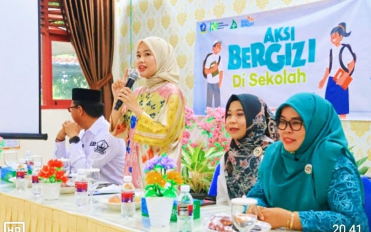 Gerakan Aksi Bergizi di Sekolah yang bertujuan untuk meningkatkan kesadaran para siswa agar membiasakan mengkonsumsi makanan dengan menu gizi seimbang dan aktifitas fisik. Tak lupa para siswi juga diingatkan untuk mengkonsumsi Tablet Tambah Darah (TTD).