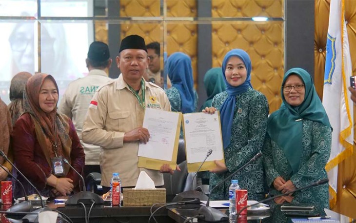 Ketua TP PKK Bintan Hafizha Rahmadhani bersama BKKBN Kepri mengembangkan buku dan media e-learning Panduan Penyuluhan Bina Keluarga Balita Eliminasi masalah Anak Stunting (BKB Emas) yang dapat diakses secara langsung oleh pengguna pada laman Sistem Belajar Mandiri (Si Bima) BKKBN