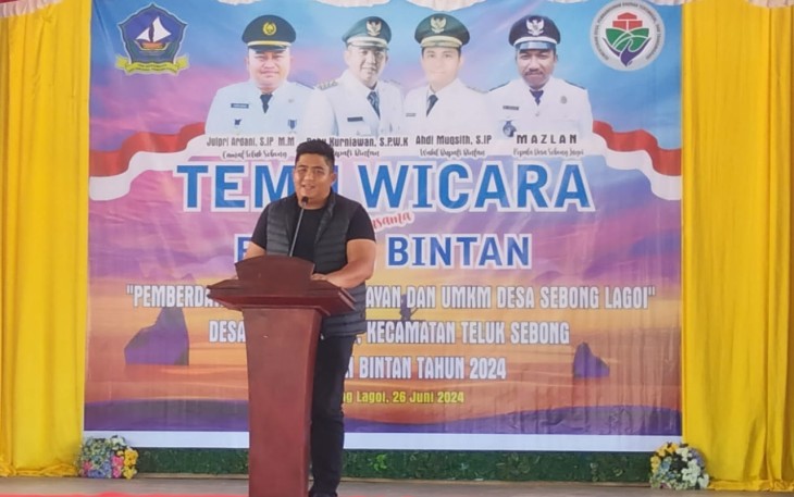 Bupati Kabupaten Bintan Roby Kurniawan SPWK Temu Wicara Dengan Masyarakat Desa Sebong Lagoi dan Desa Pengudang 
