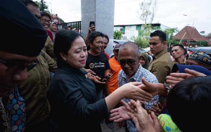 Puan saat meninjau sentra produksi tahu dan tempe di Kampung Kalitaman, Salatiga, Jawa Tengah, Kamis (11/1/2024). 