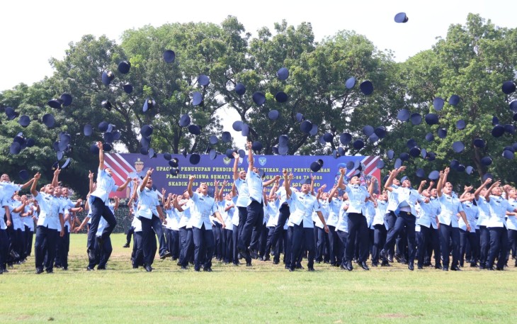 Tangis Haru Pecah di Lapangan Dirgantara Lanud Adi Soemarmo Usai Pelantikan Prasis Semata PK TNI AU Angkatan ke-86 