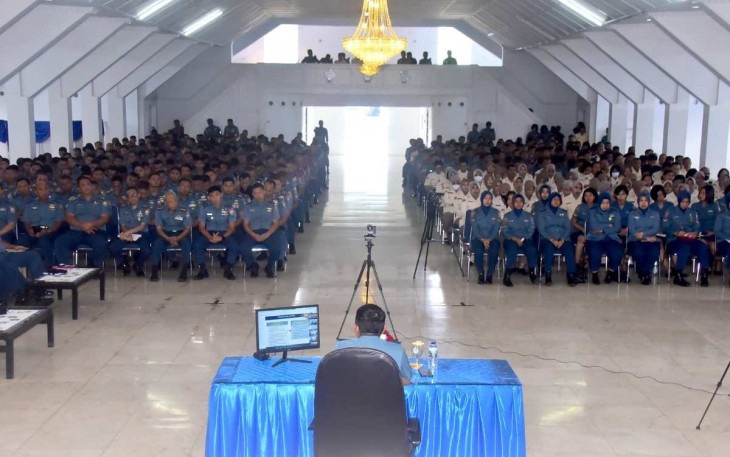 Tatap Muka Danlantamal VI dengan Seluruh Personel di Jajaran Lantamal VI Makassar