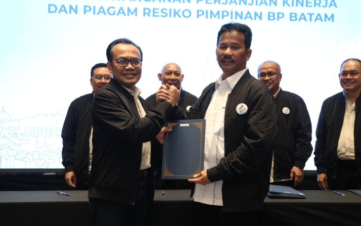 Sekretaris Menteri Koordinator Bidang Perekonomian RI, Susiwijono Moegiarso saat Bersama Kepala BP Batam Muhammad Rudi 