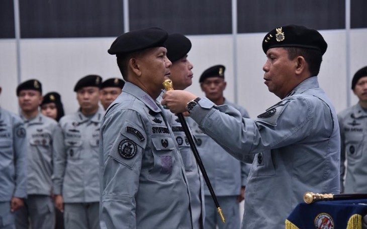 Upacara Pelantikan dan Serah Terima Jabatan Kepala Zona Bakamla Barat yang diikuti oleh seluruh Eselon I, II dan III, beserta Dharma Wanita Persatuan (DWP) Bakamla RI. Kegiatan berlangsung di Aula Ary Hasibuan, Mabes Bakamla RI, pada Rabu (3/1/2024).