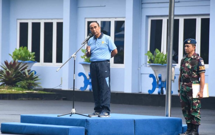 Wakil Komandan (Wadan) Koharmatau Marsekal Pertama TNI Talawide, S.T., memimpin pelaksanaan apel pagi berlangsung di lapangan Upacara Koharmatau, Bandung, , Selasa (9/01/2024)