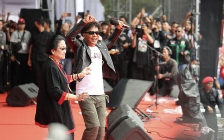 Megawati dan Slank Menari Penuh Kegembiraan Politik