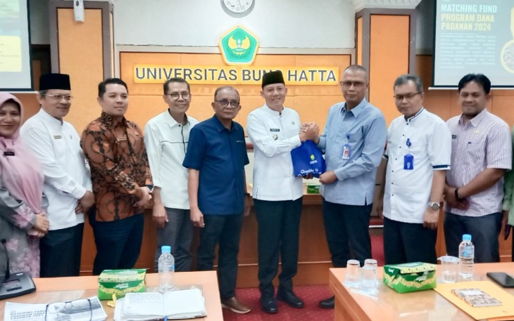 Bupati Sabar AS sengaja mendatangi kampus Universitas Bung Hatta di Ulak Karang Padang, bersama kepala OPD teknis Pemkab Pasaman